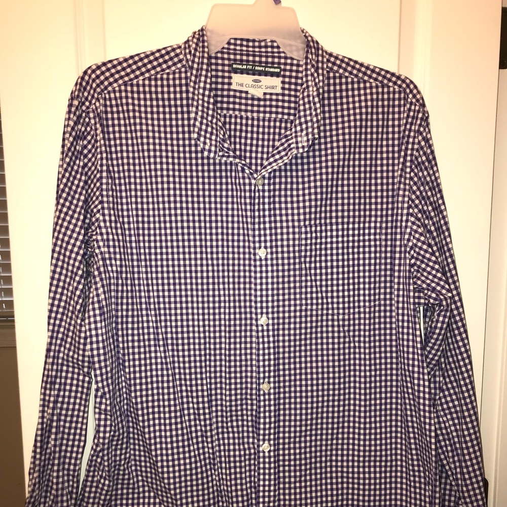 Men’s old navy button up shirt